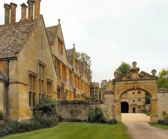 Cotswolds stone at its grandest - the Gateway at Stanway